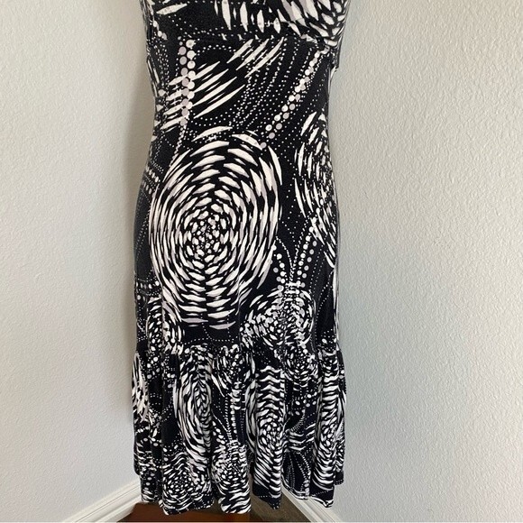 Karen Kane Sundress Midi V Neck Tier Ruffle Black White Abstract Design Size XS - Picture 5 of 7